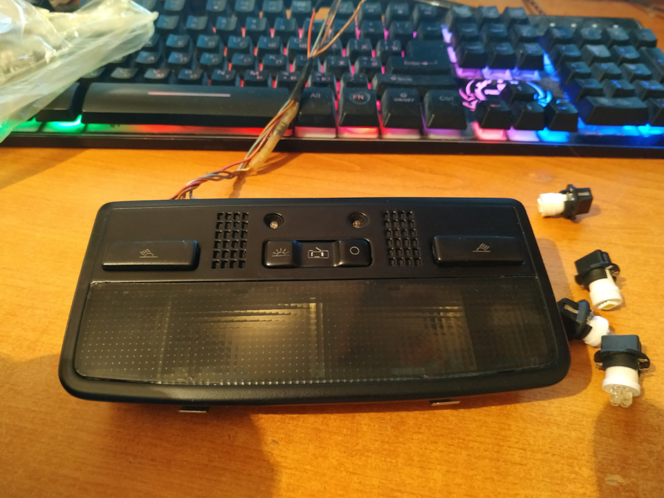 Плафон Passat W8 3