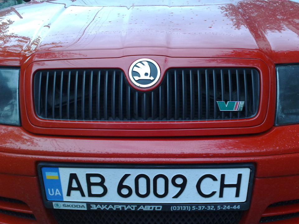 Нова красива і стильна емблема Skoda хром стайл кермує 5