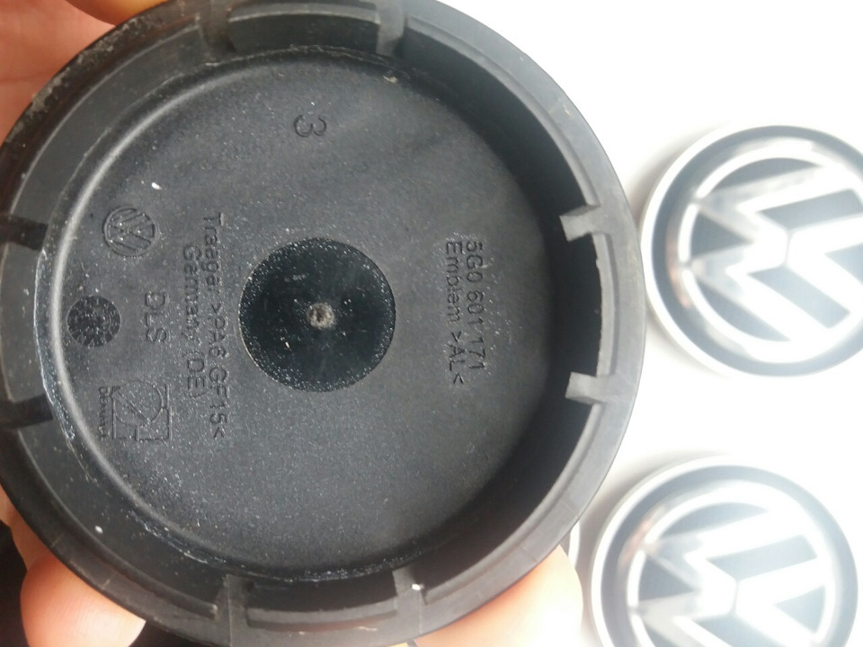 Продам ковпачки VW Golf GTi 2