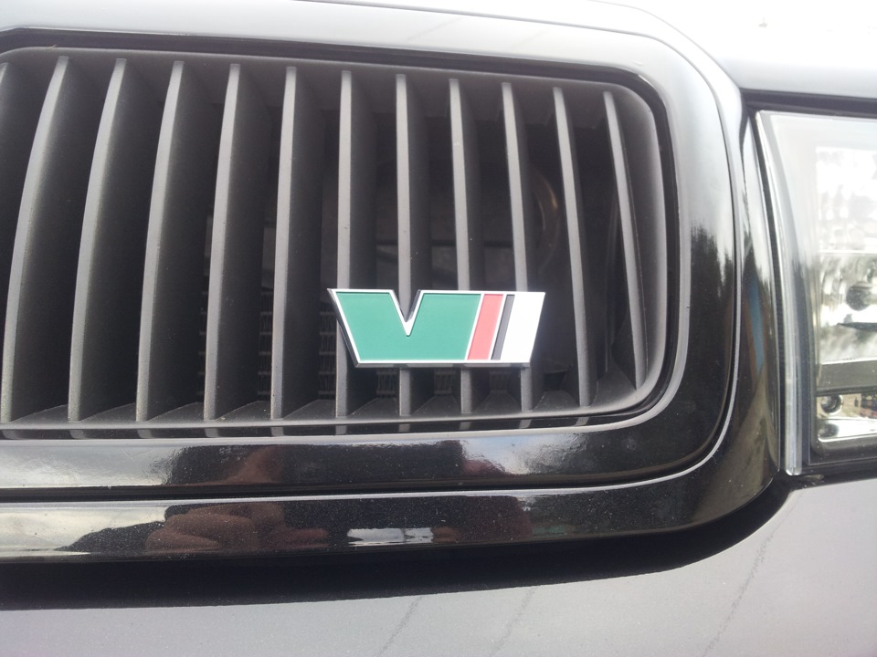 Шильдик vRS передній 5
