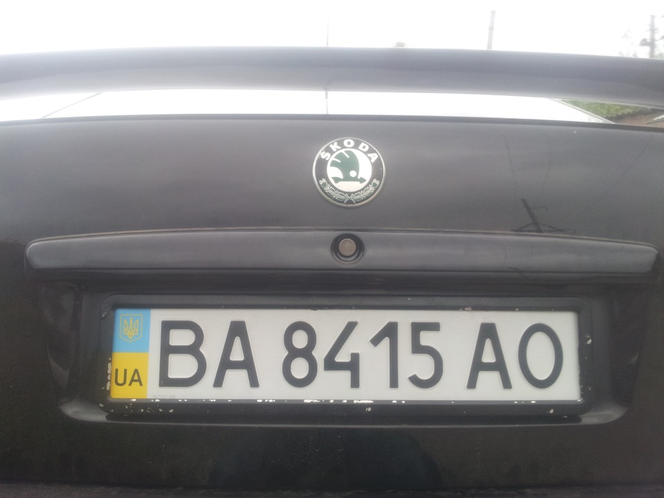 Ущільнювач накладки замка багажника 5
