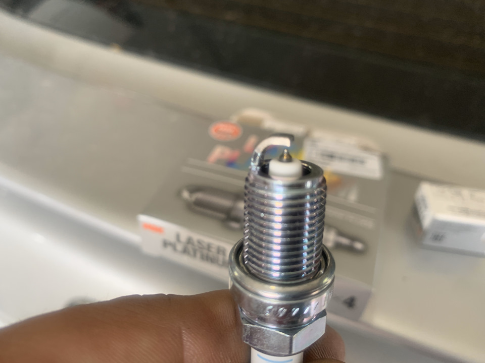 Заміна свічок на PFR6Q NGK Laser Platinum 6458 3