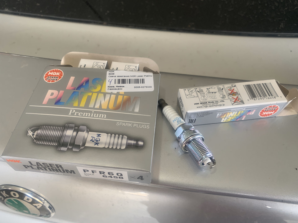 Заміна свічок на PFR6Q NGK Laser Platinum 6458 1