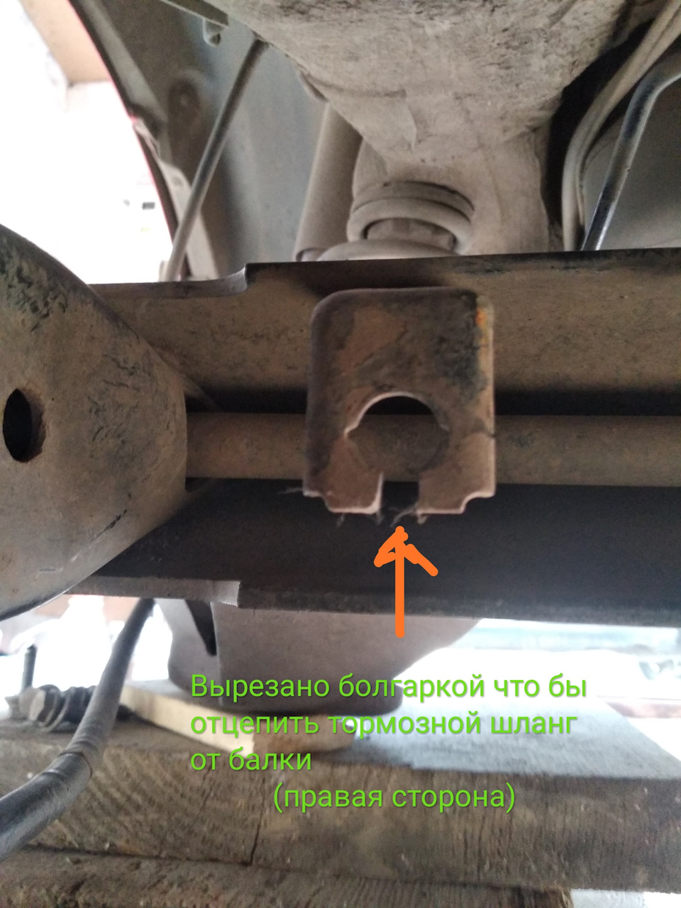 Заміна сайлентблоків балки 5
