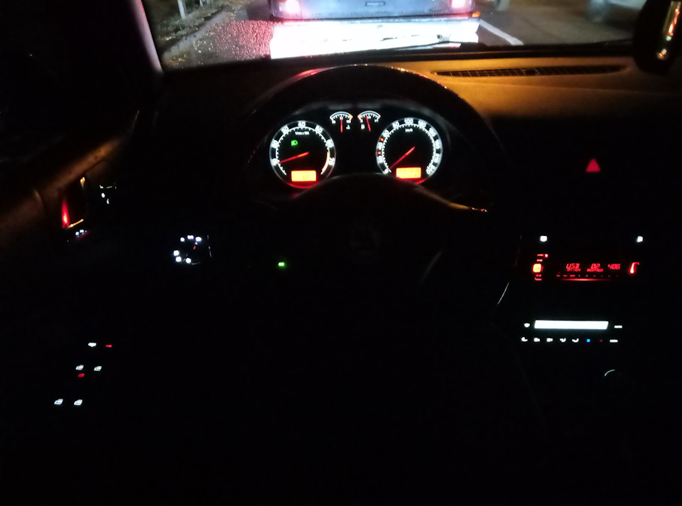 Пересвіт салону та інверсія екранів блоку Audi стайл. 2