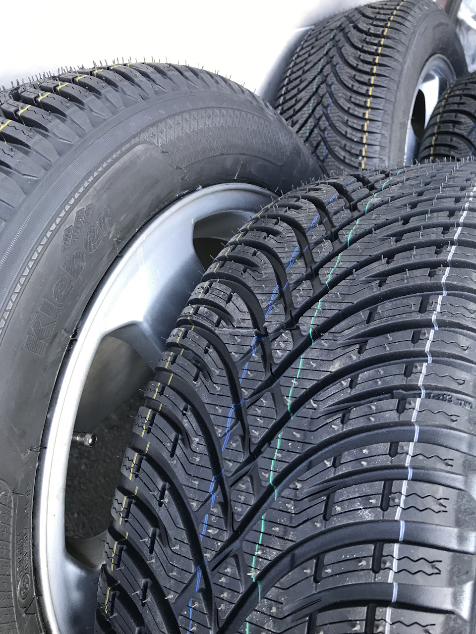 Зимові шини Kleber Krisalp HP3 205/55 R16 3