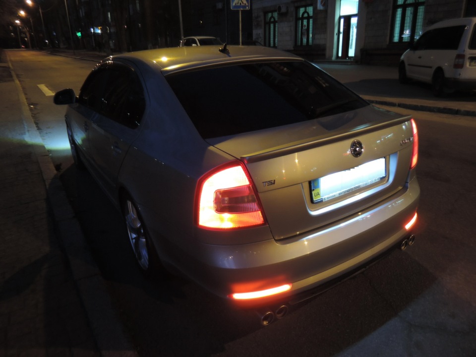 LED стрічки в задні відбивачі 3