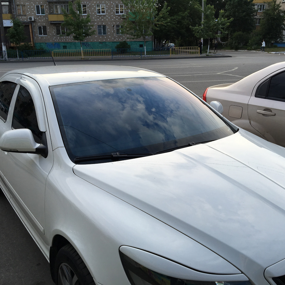Затонував лобове скло в 3M CRYSTALLINE 70 2
