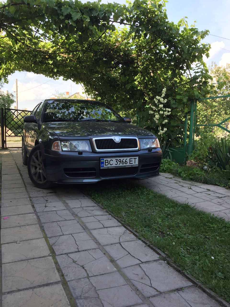 Поставивши бампер Rs 2