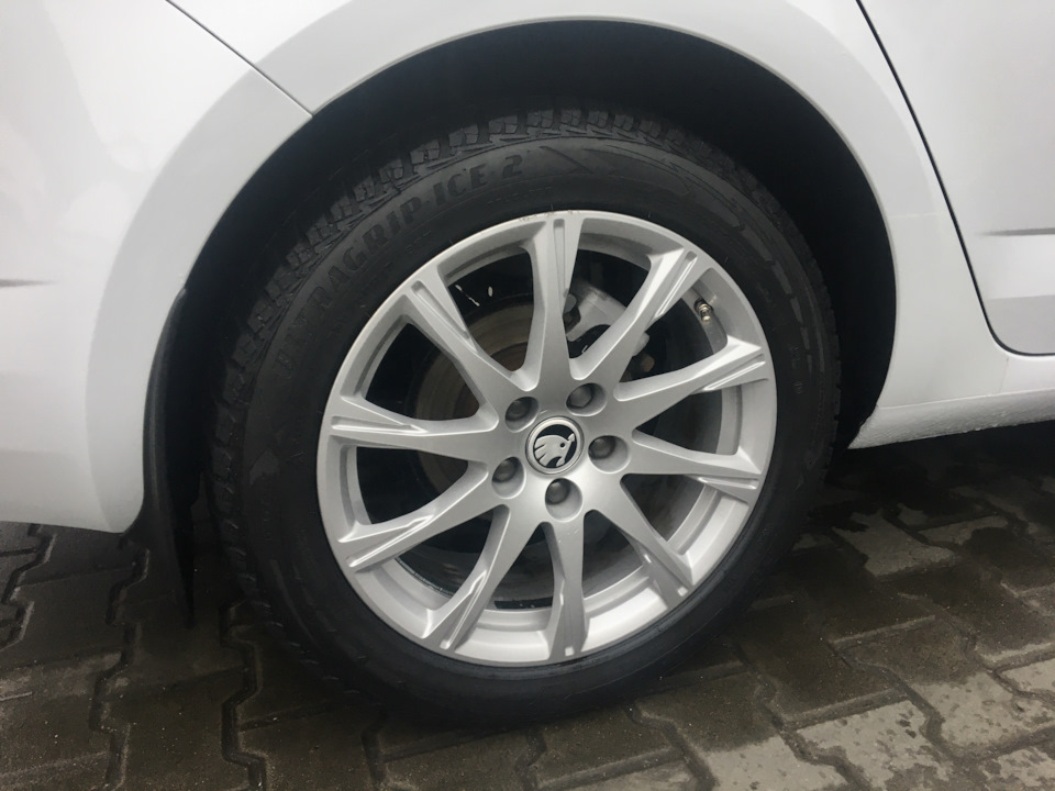 Goodyear UltraGrip Ice 2 225/50 R17 98T XL FP 5