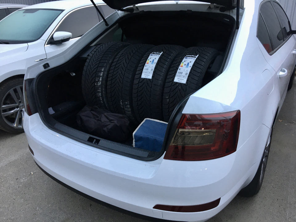 Goodyear UltraGrip Ice 2 225/50 R17 98T XL FP 3