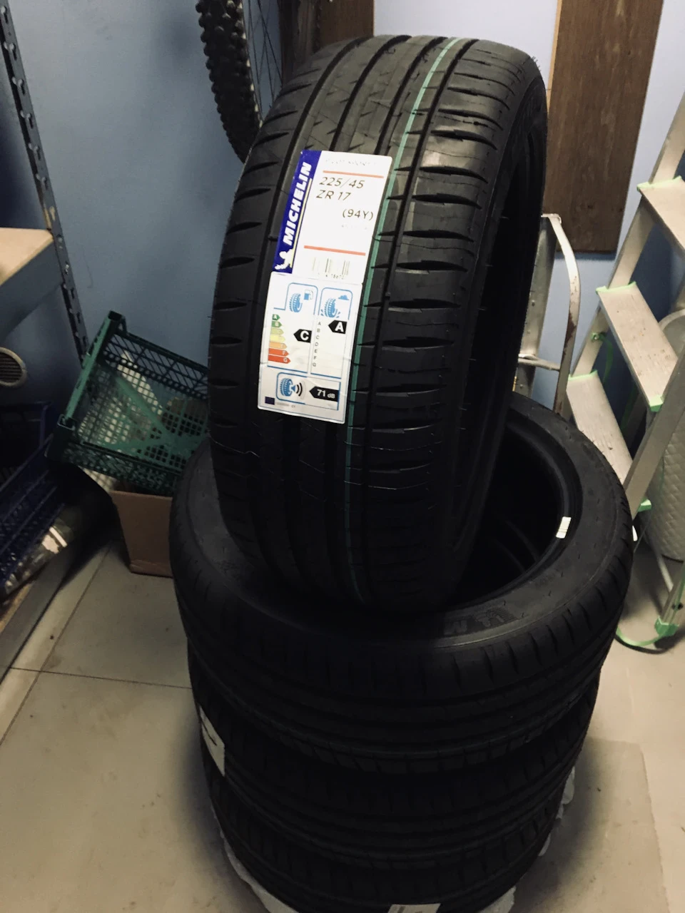 Шини Michelin Pilot Sport 4 225/45 R17 94Y XL