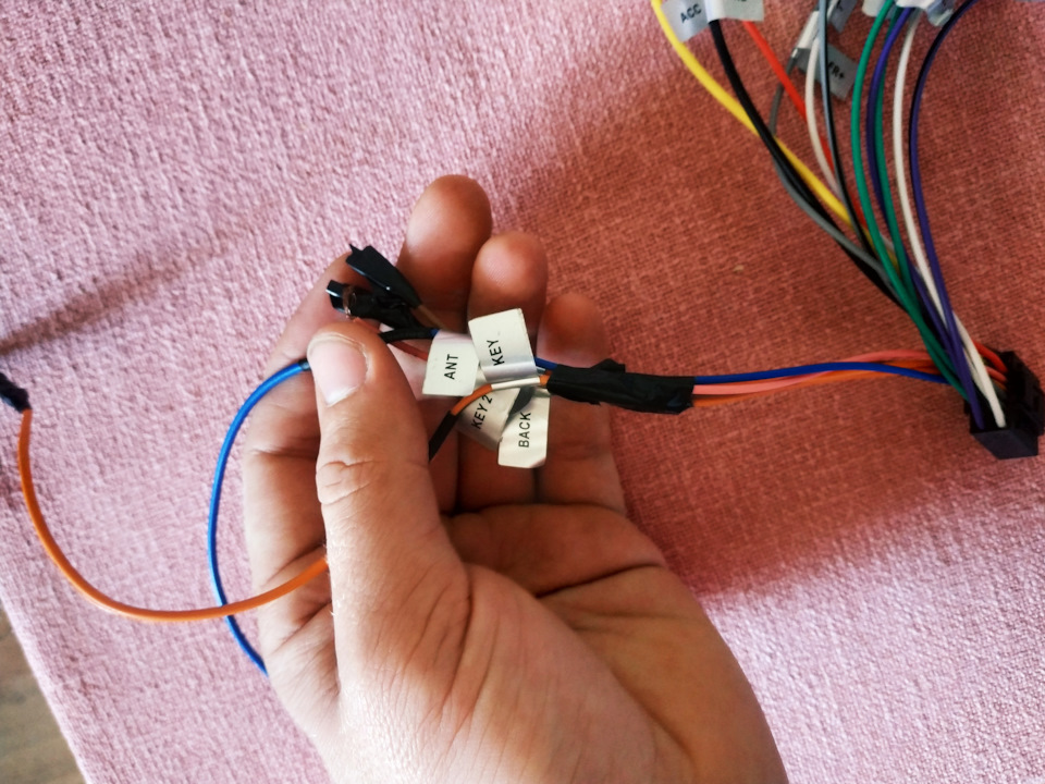 Установка китайської 2din магнітоли Октавія А5 дорестайл. 5