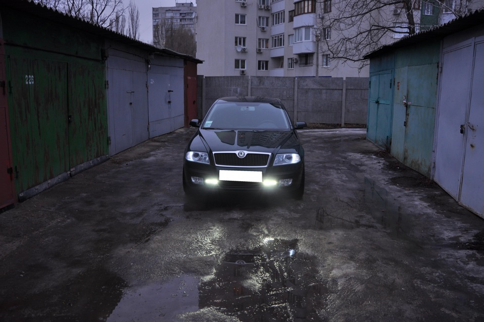 Поставив ДХО Philips LED 4