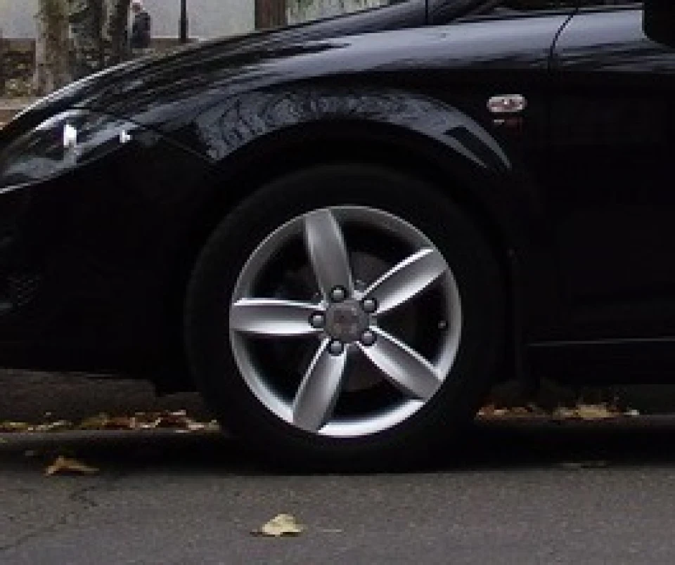 диски на літо R17 Seat Leon + Bridgestone