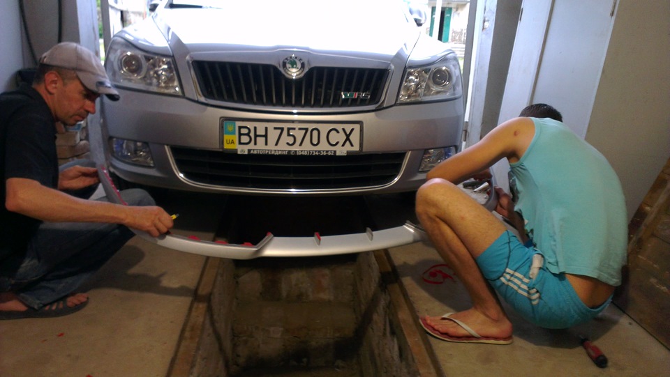 Губа Seat Leon cupra Ч-2 1