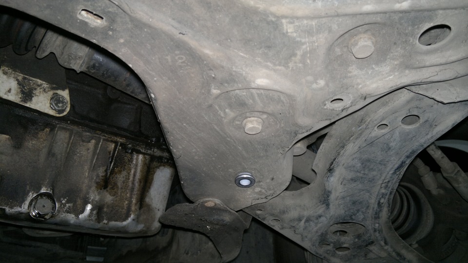 Частина.1 - Кронштейн підрамника Audi S3/A3/Sportback 3
