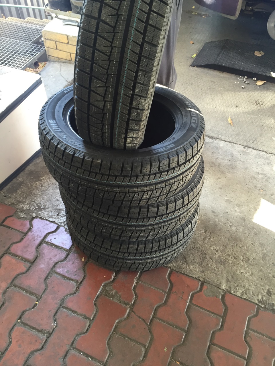 Зимова гума Bridgestone Blizzak Revo GZ 2