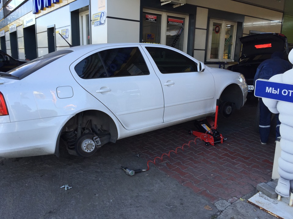 Зимова гума Bridgestone Blizzak Revo GZ 1
