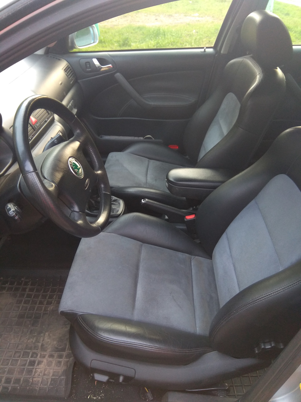 Шкіряний салон від Seat Leon 1