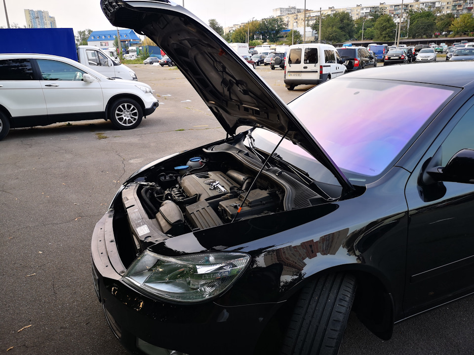 Геть кочергу, встановив газовий упор капота 😉 4