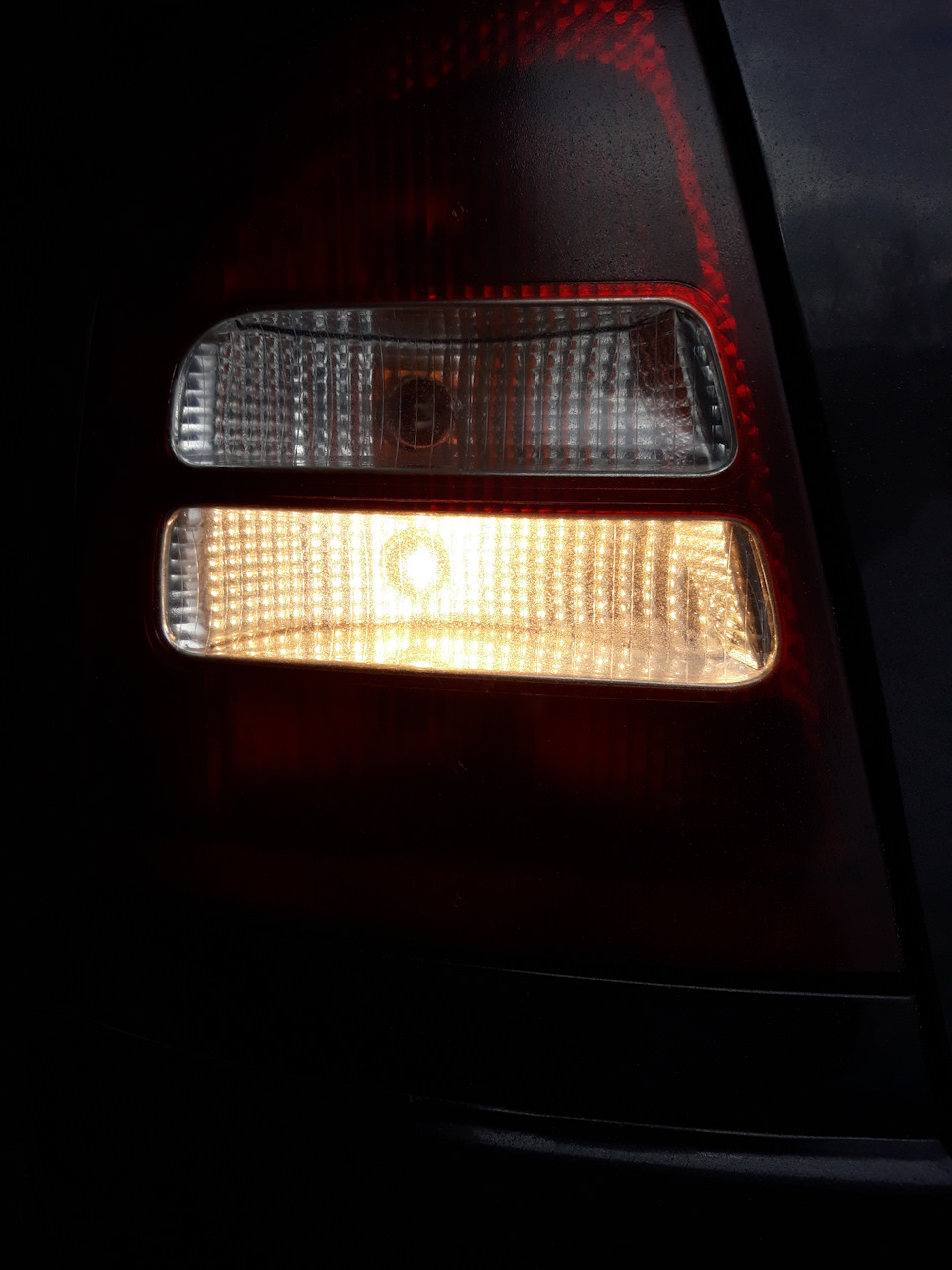 LED на задній хід октавії. 5