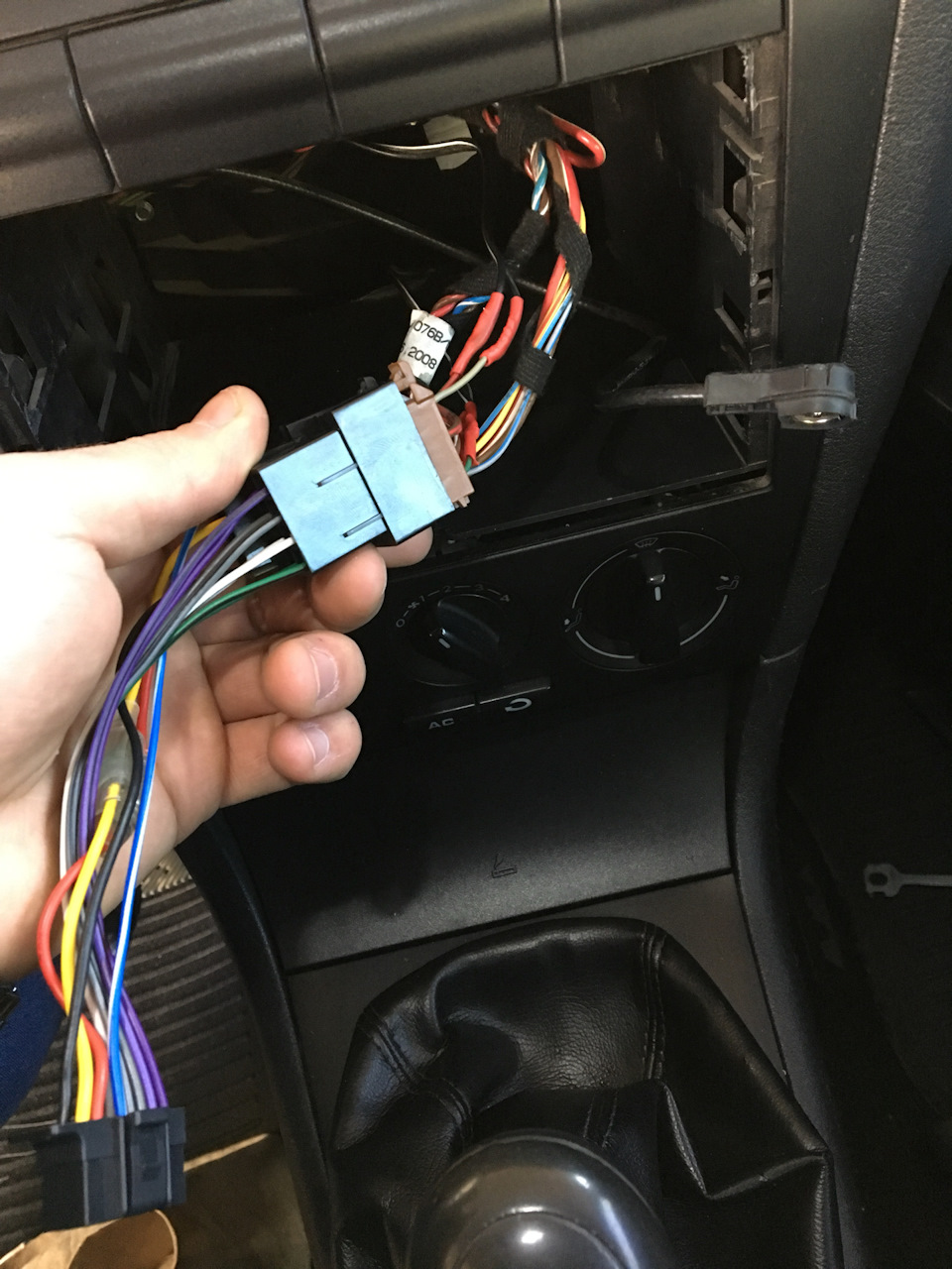 Нова магнітола SONY CDX-G3300UV 5