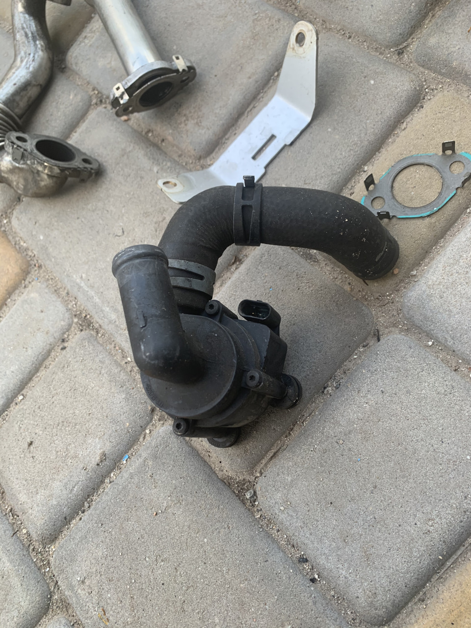 Повністю знято з машини EGR 4
