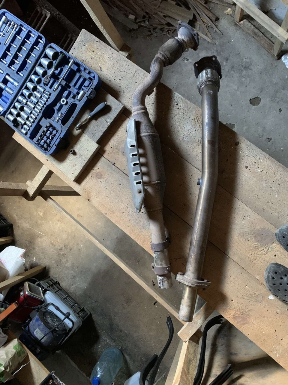Даунпайп (Downpipe) Skoda Tour 1