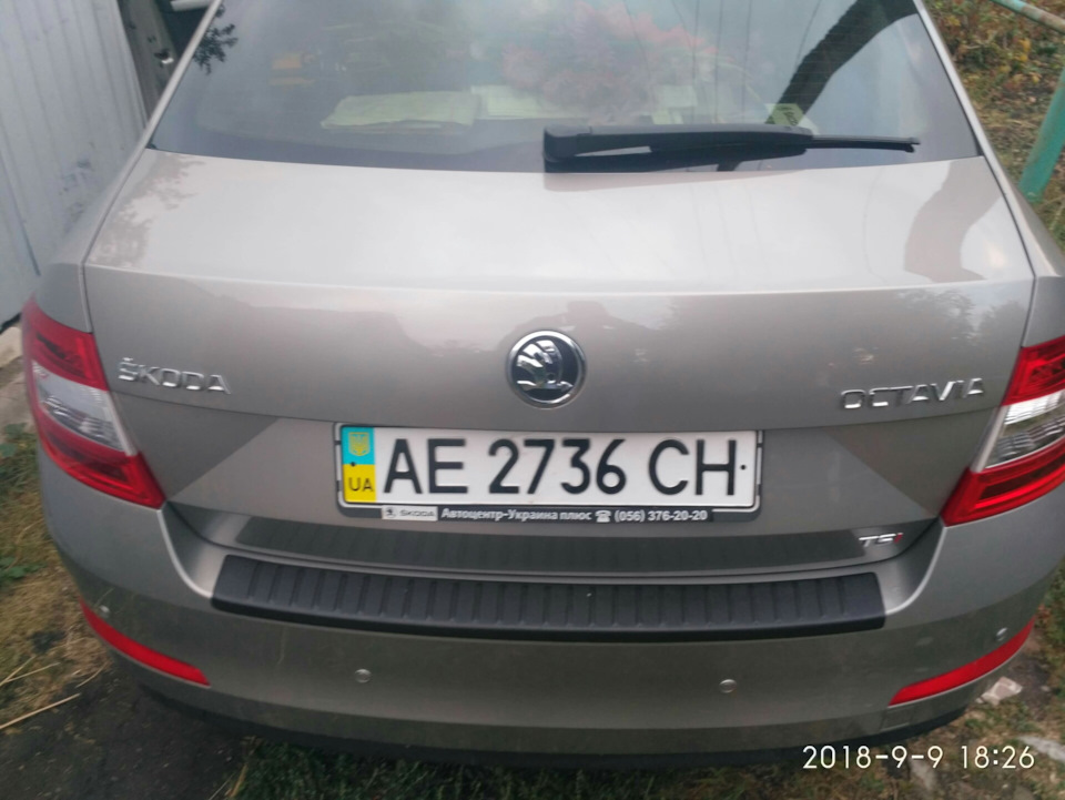 Накладка на задній бампер 4