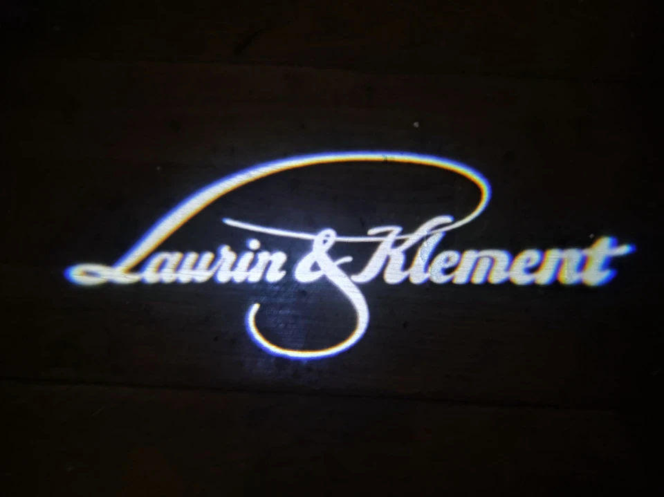 Led проекція у двері Laurin&Klement