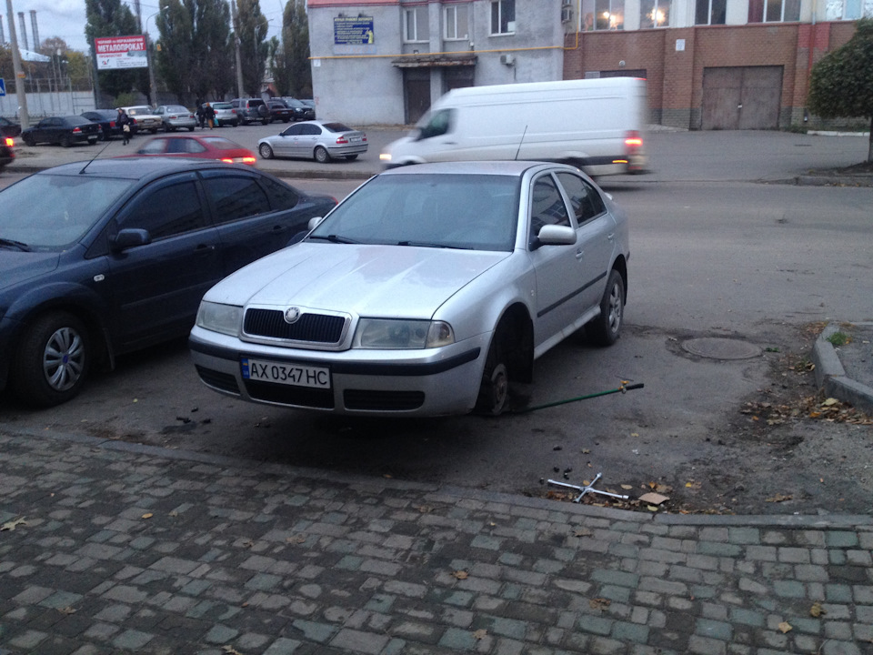 Перевзуємося на зимову гуму... 1