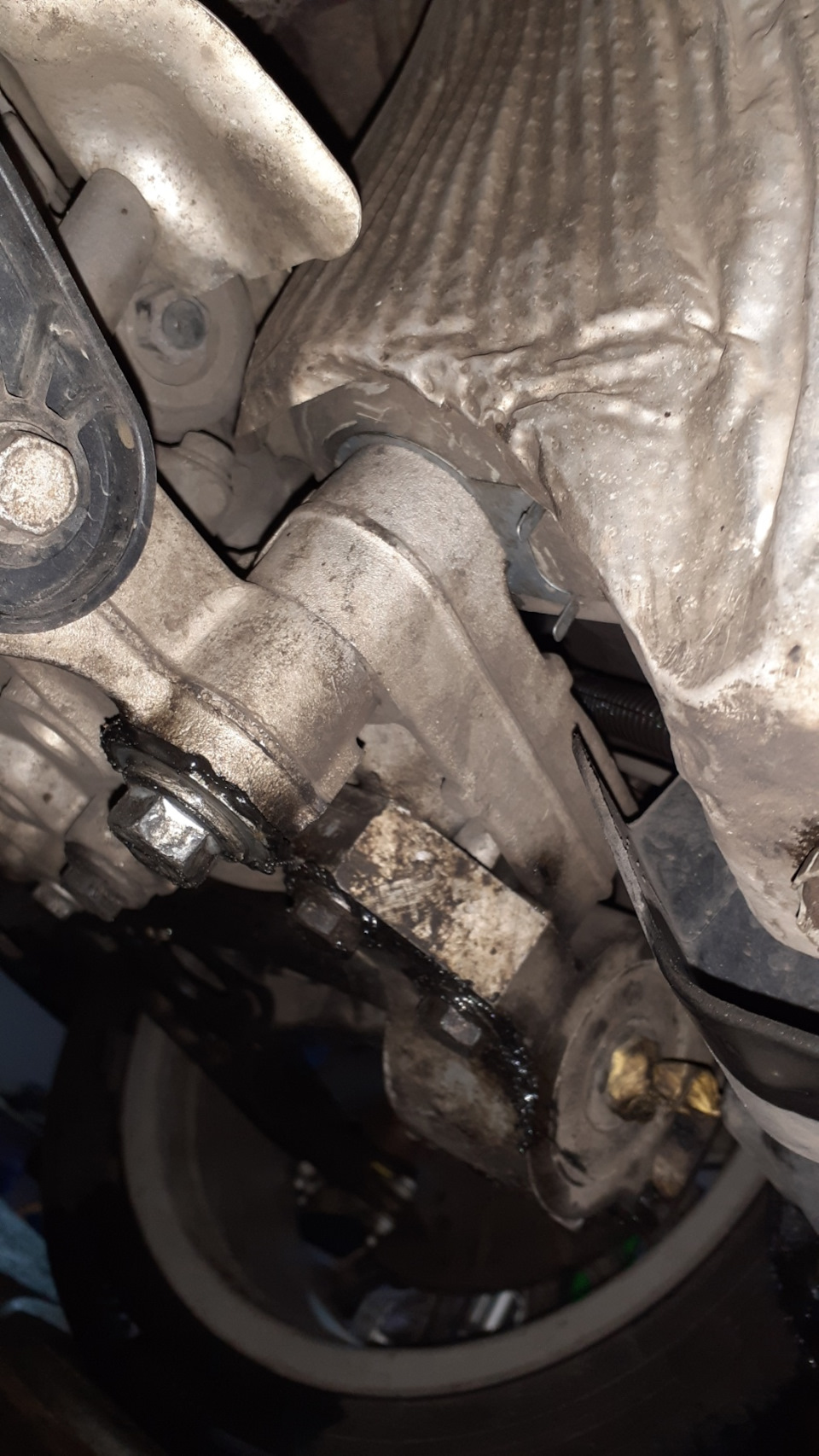 Клацання підрамника шкода а5 1