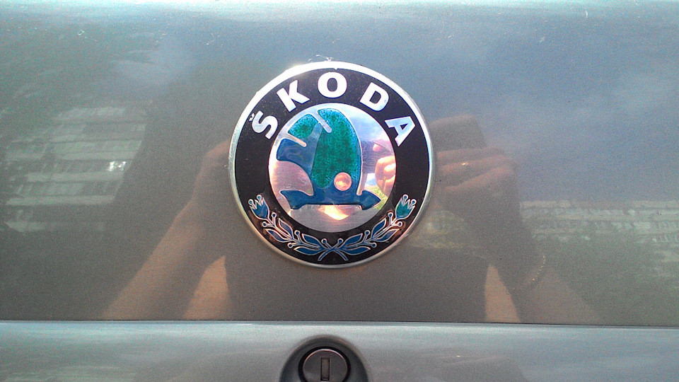 Новий шильдик SKODA на багажник;) 2