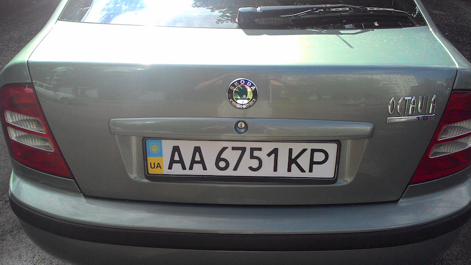 Новий шильдик SKODA на багажник;) 5