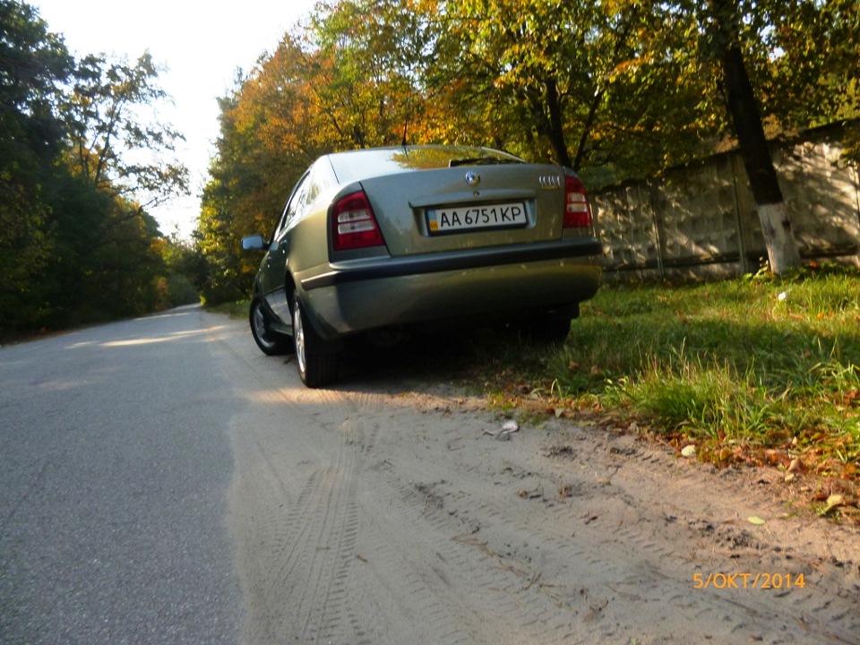 Перші фотки сина - татова радість ;) 3