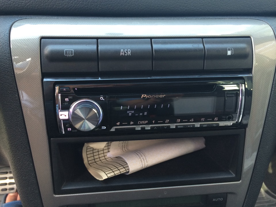 Продам магнітолу Pioneer DEH-X5600BT 3