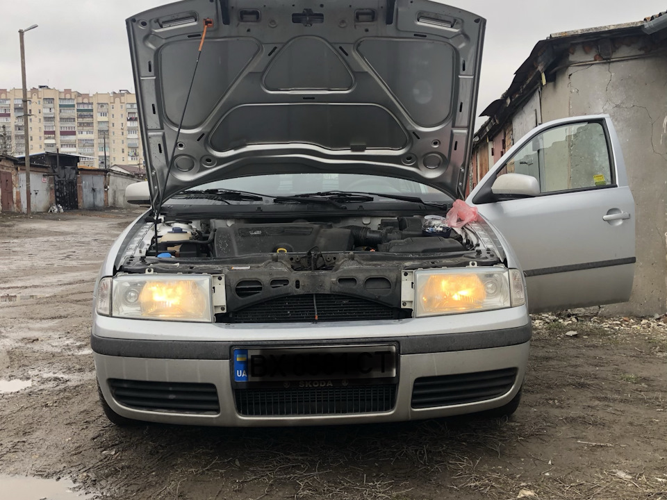 Заміна лапм головного світла 3