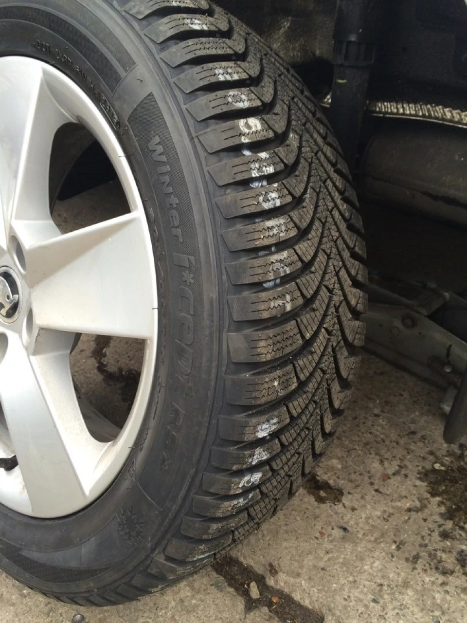 Зимова гума Hankook Winter I*cept RS 2 W452 T 205/55 R16