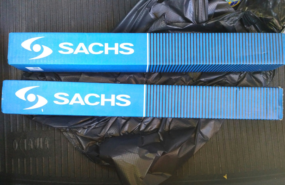 SACHS 556 268 задні амортизатори Октавія Тур, Гольф 4 1