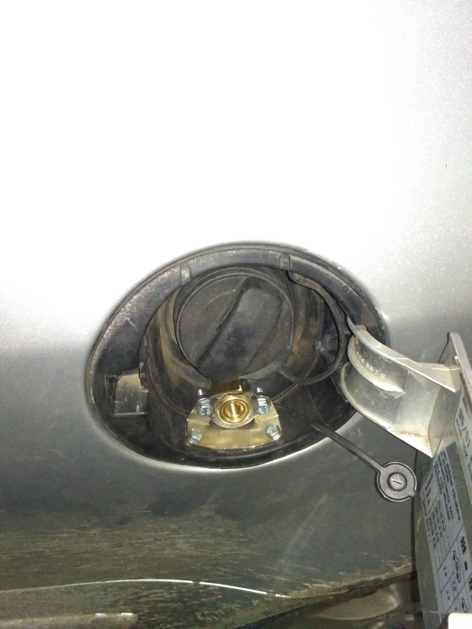Заправний клапан ГБО в люк бензобака Октавія Тур. ⛽ 3