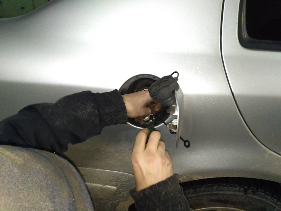 Заправний клапан ГБО в люк бензобака Октавія Тур. ⛽ 2