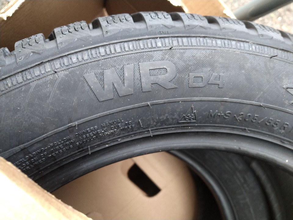 Зимова резина Nokian WR D4 205/55 R16 1