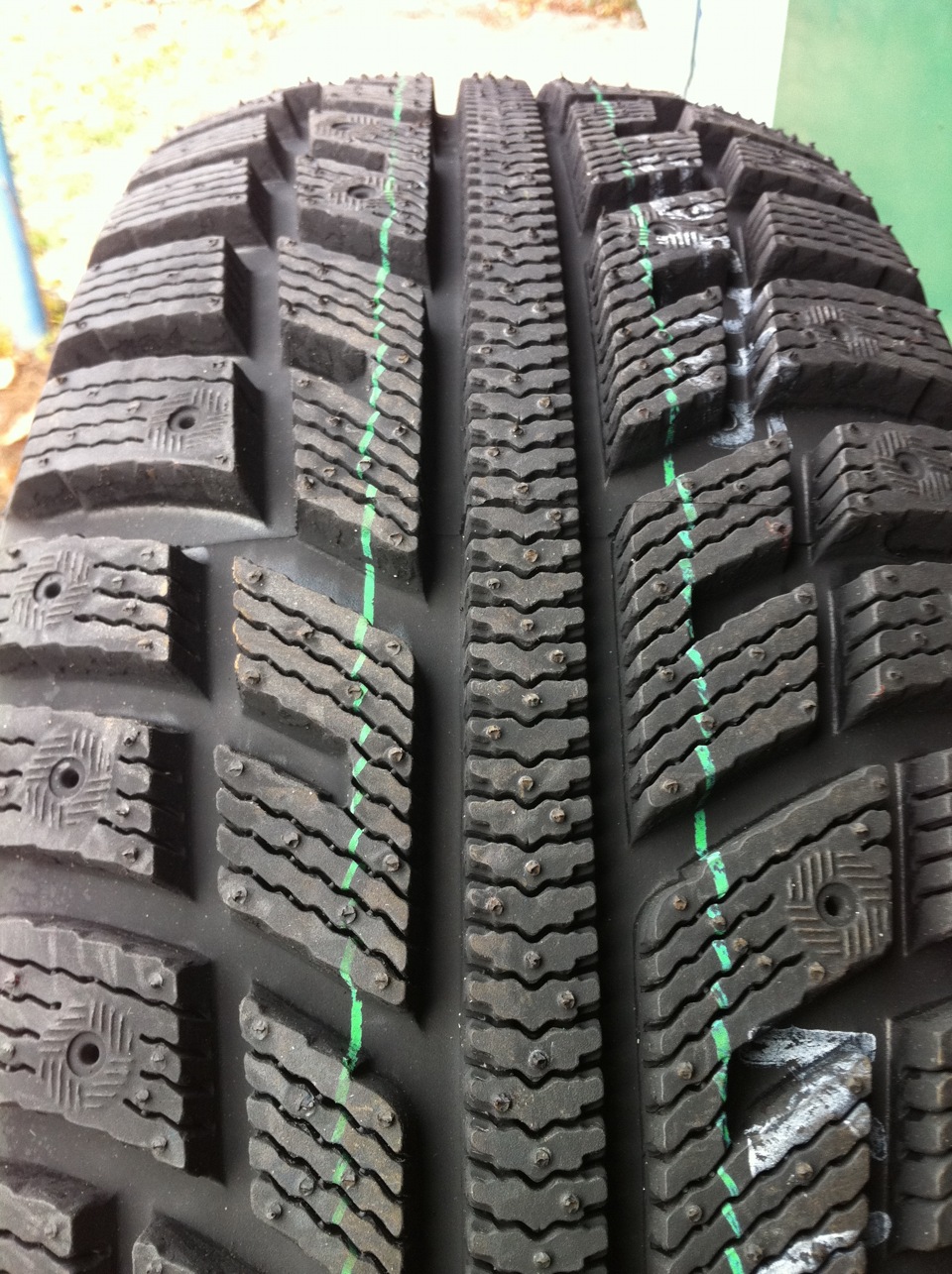 Зимова гума Kumho I'Zen KW22 195/65 R15 91T під шип 5