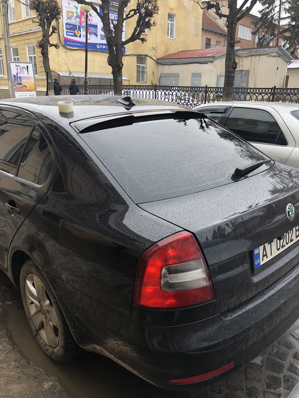 Спойлер на скло 2