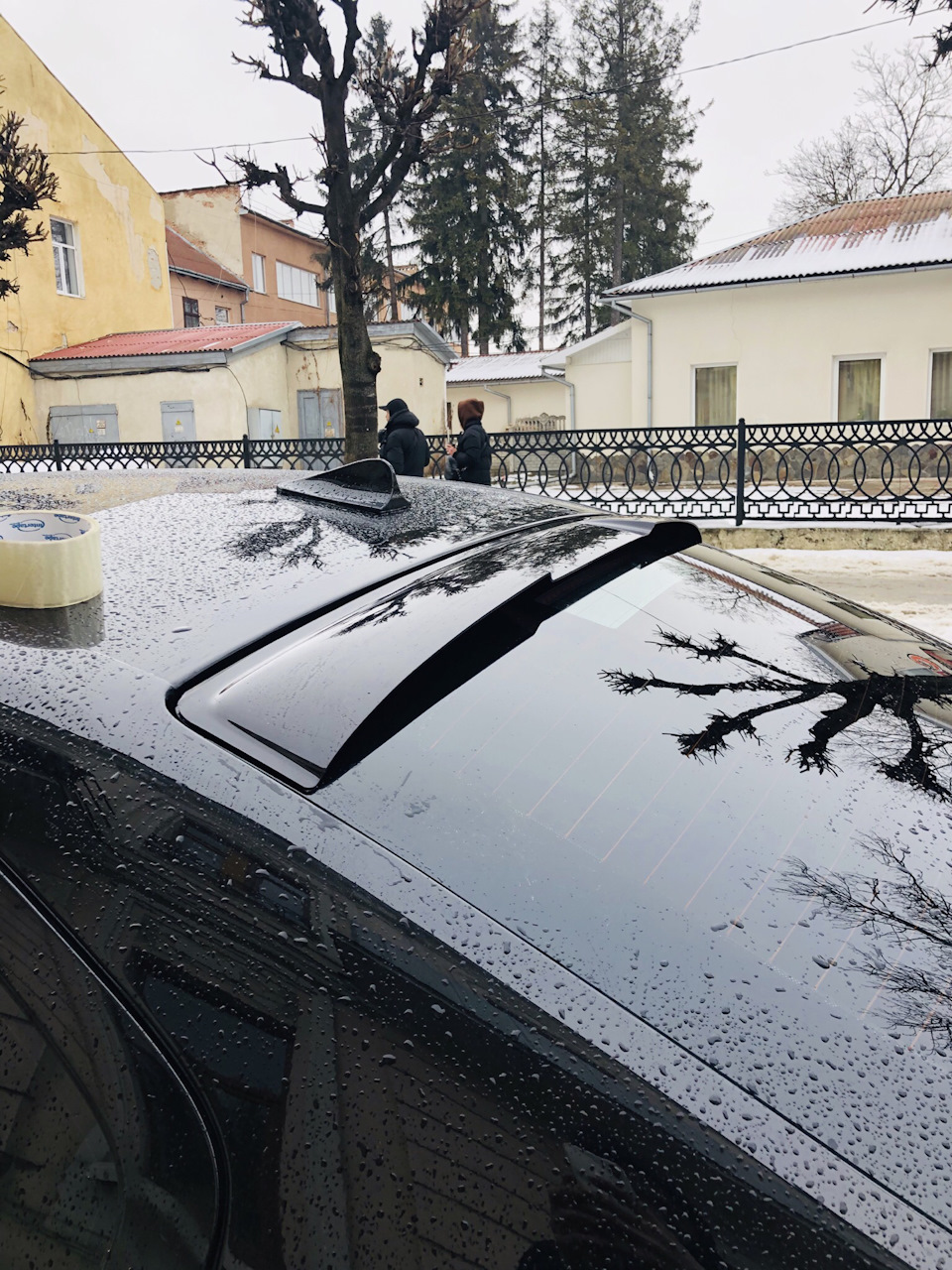 Спойлер на скло 5