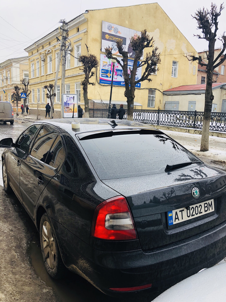 Спойлер на скло 3