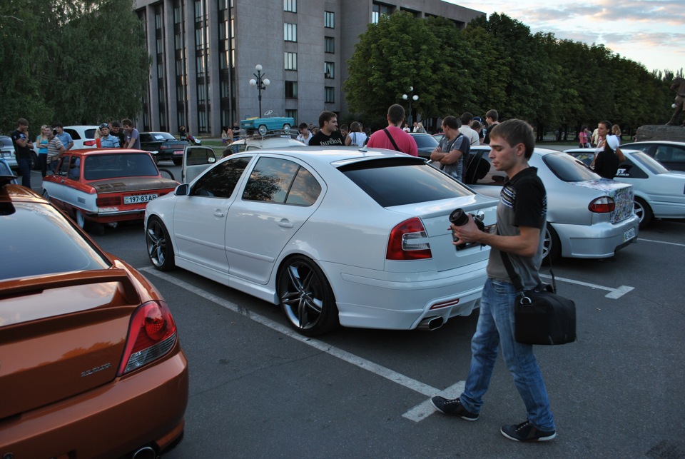 ФОТОЗУСТРІЧ У НИЗЬКОМУ ГАРАЖІ #2 3