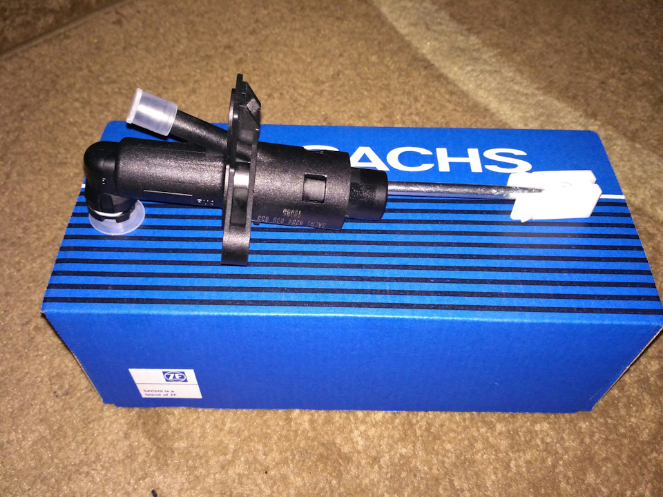 Головний циліндр зчеплення Sachs 5