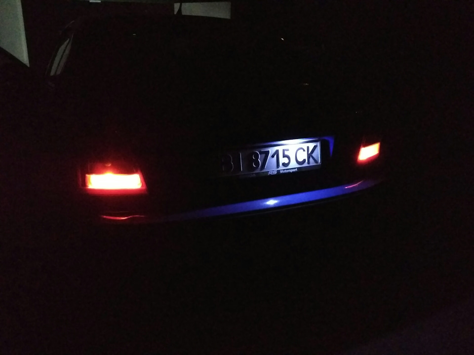 Лампочки в підсвічування номера PHILIPS Vision Led 6000K 5